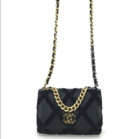 FULL SET - CHANEL 19 WOC Black Calfskin & Crochet Shoulder Bag w/ Ruthenium HW - Picture 13 of 16